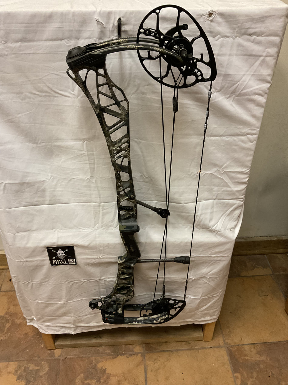 MATHEWS LIFT 33 X - RH/KUIU/55-80 - MLX33RHK5580-34 - USED BOW!!!!