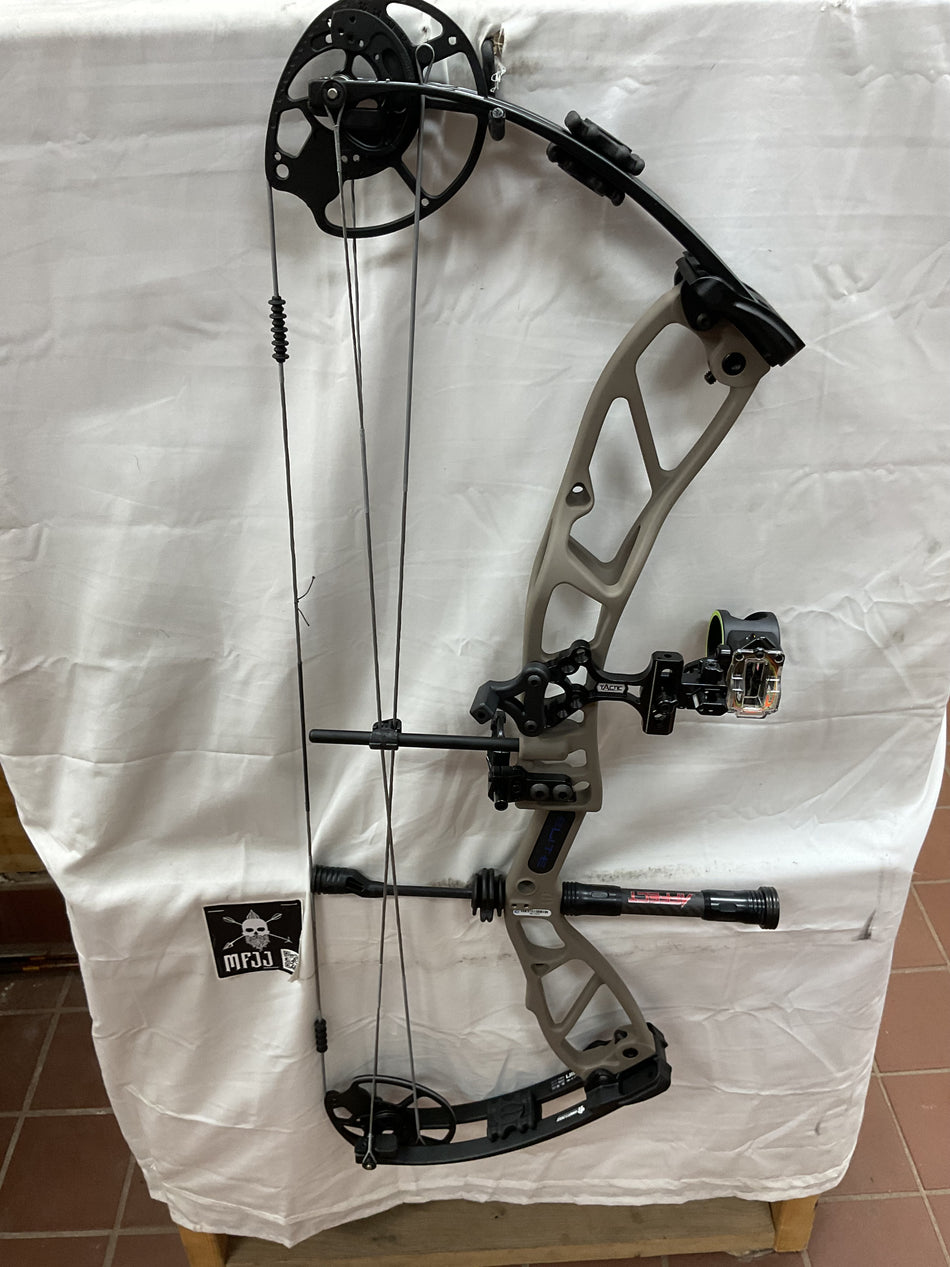 ELITE BASIN - RH/Sienna Brown/70 - EBRHSB70-2-USED BOW!!!