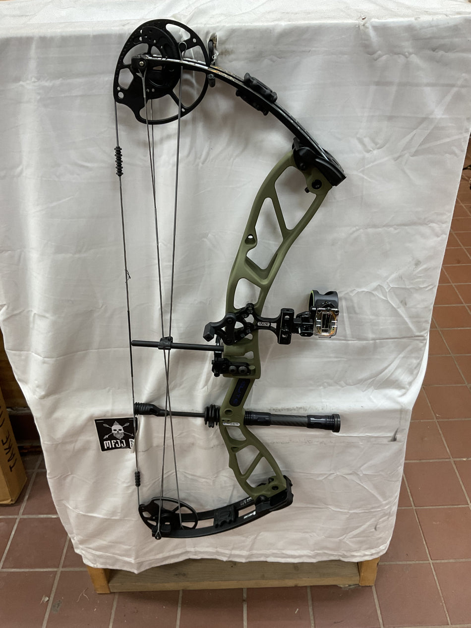 ELITE BASIN - RH/OD Green-Realtree/70 - EBRHODRT70-6-USED BOW!!!