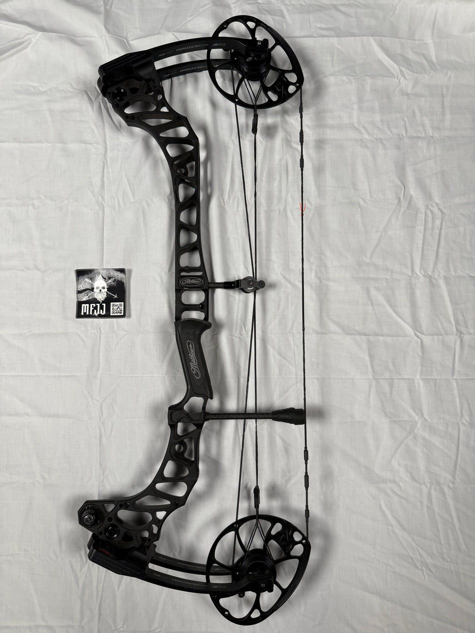 MATHEWS VERTIX RH/BLACK/60-75# - #MVRHBL75# - 1 USED BOW!!!