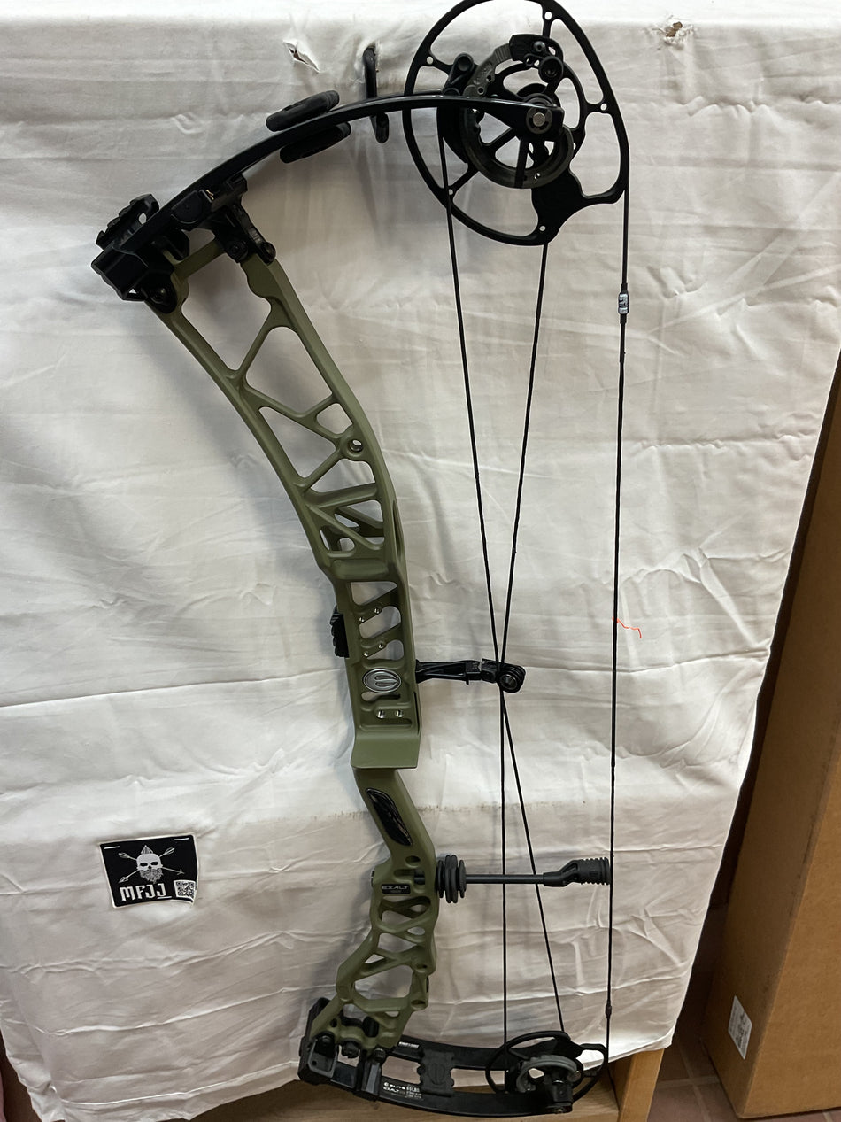 ELITE EXALT 35 - RH/Green/65 - EE35RHGRN65 - 11 - USED BOW!!!!