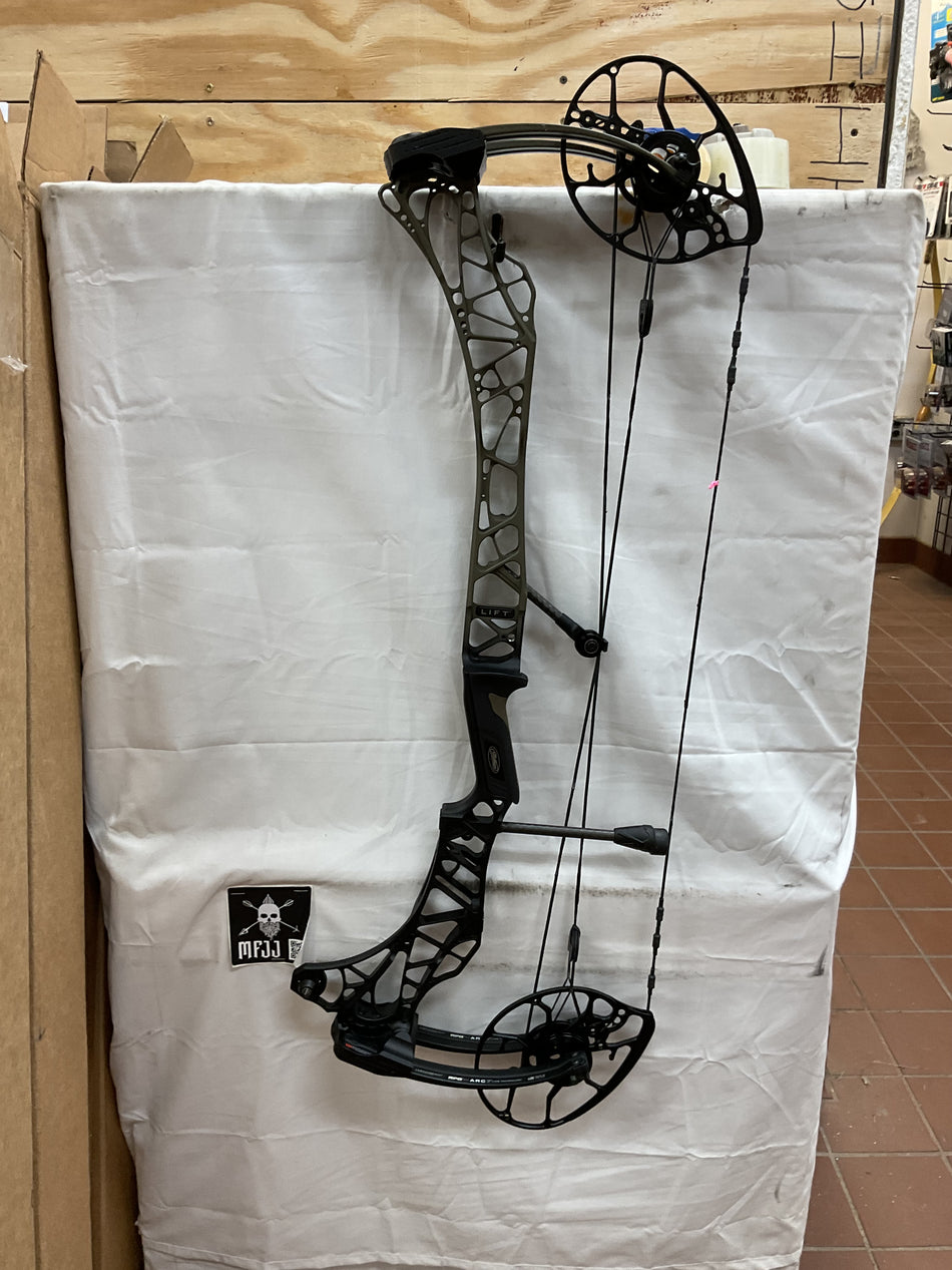 MATHEWS LIFT X 29.5 - RH/Ambush Fade to Black/55-80# - #MLX29.5RHAFTB5580-55-USED BOW!!!