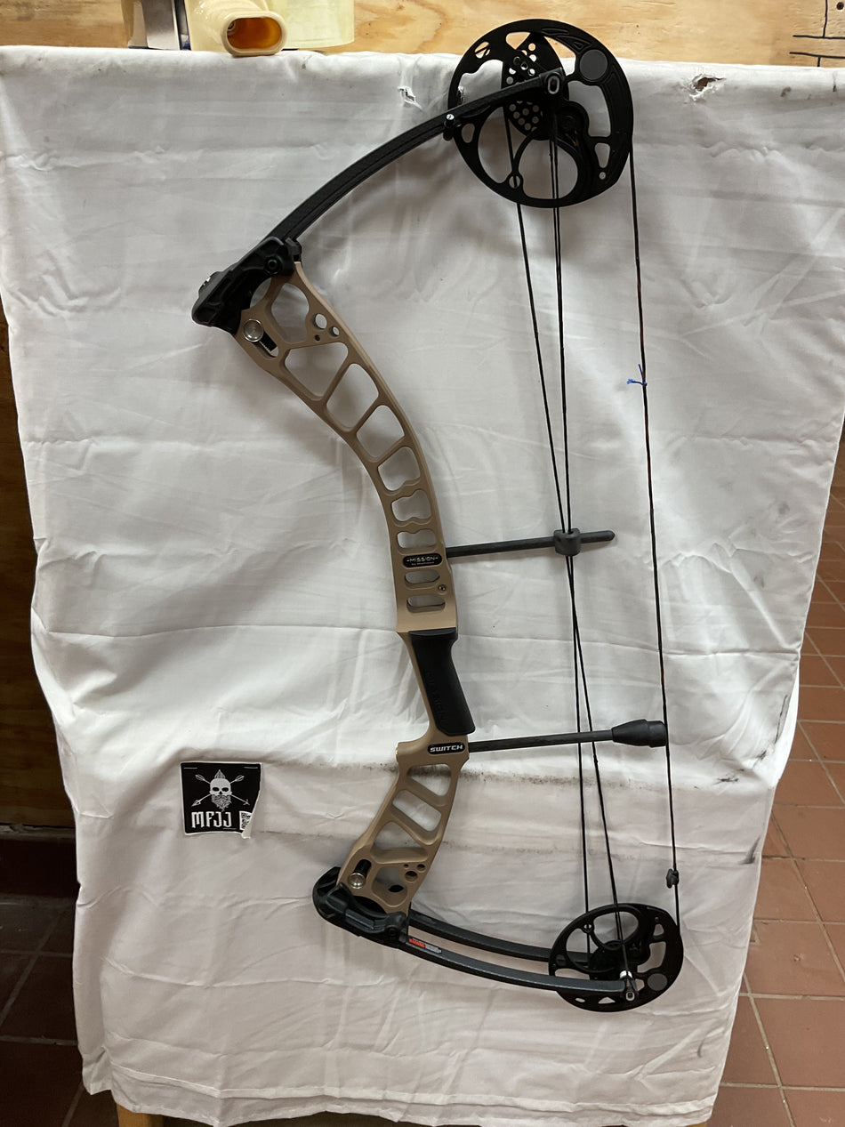 MISSION SWITCH - RH/Earth/70 - #MSRHBTM70 -6 - USED BOW!!!
