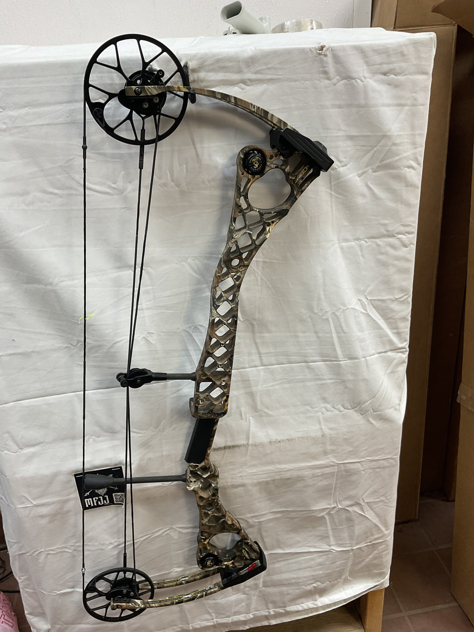 MATHEWS NO CAM HTR - RH/Realtree/70# - #MNCRTRH70 - 15 - USED BOW!!!!