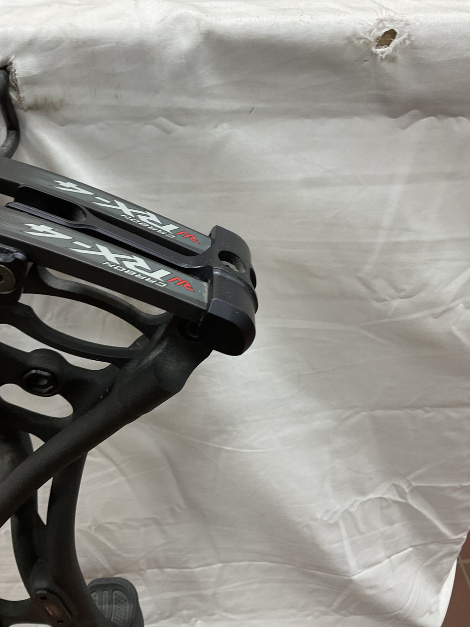 HOYT RX-4 - RH/BLACK/70# - #HRX4RHBL70 - 2 - USED BOW!!