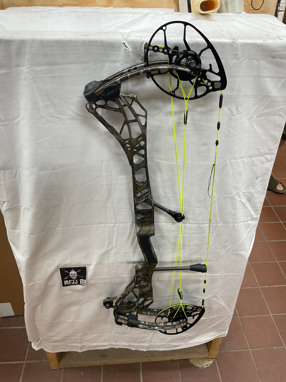 MATHEWS ARC 30 - RH/Bottomland/80# - #MA30RHBTM5580 -3 - USED BOW!!!