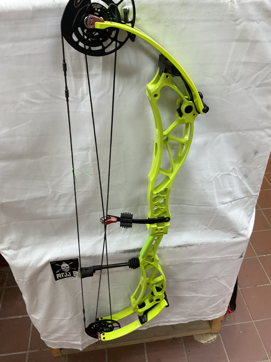 Bowtech Reckoning/FLO-YELLOW/RH-BTRRHFY60-PodiumOutlet-67