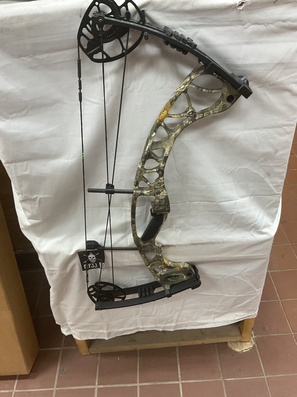 HOYT TORREX - RH/Realtree/70 - #HTRHRT70 - 18 - USED BOW!!!