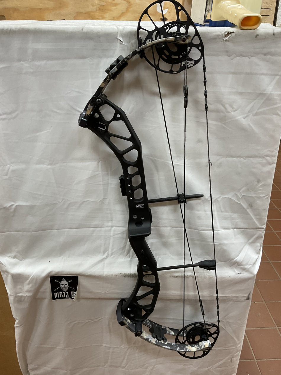 PSE Force FDS - RH/Black-Kryptek/70 - #PFFDSRHB70 - 1 - USED BOW!!!