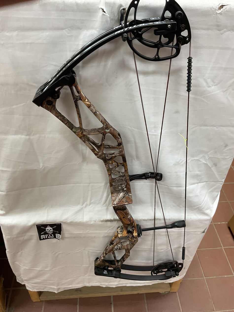 ELITE RITUAL 33- RH/Realtree/60 - #ER33RHRT60 - 5 - USED BOW!!!