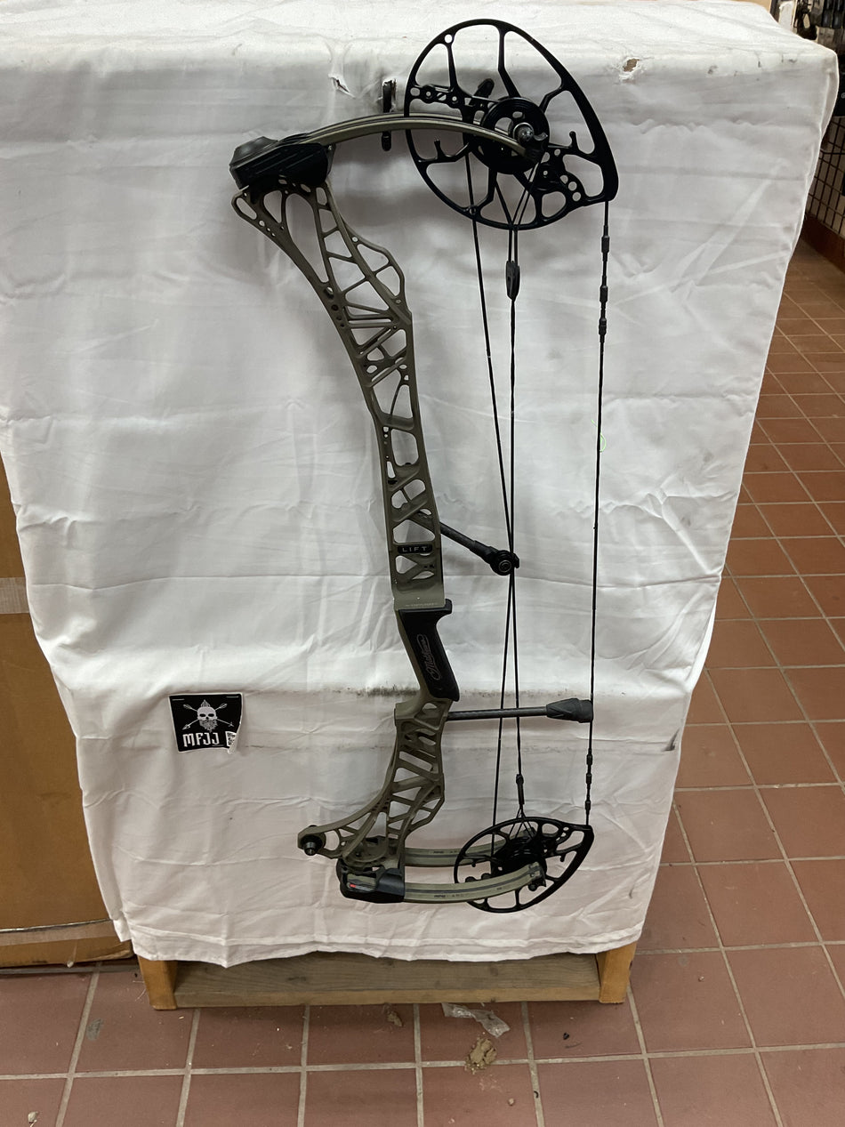 MATHEWS LIFT X 29.5 - RH/Ambush/55-80# - #MLX29.5RHAG5580-49-USED BOW!!!