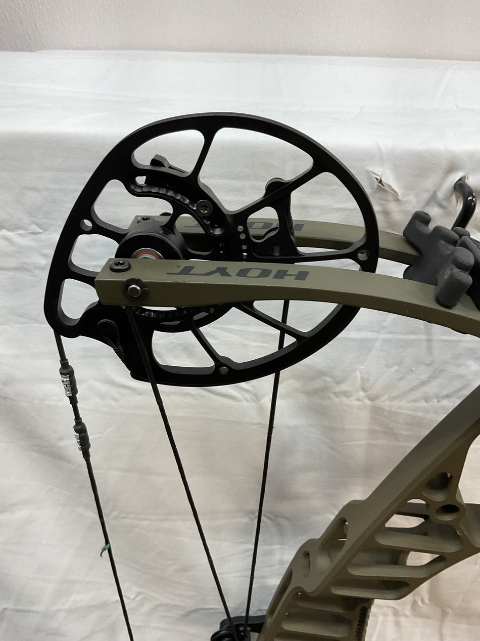 HOYT VTM 31 - LH/WILDERNESS/70 - #HVTM31WILD70- 2 - USED BOW!!!