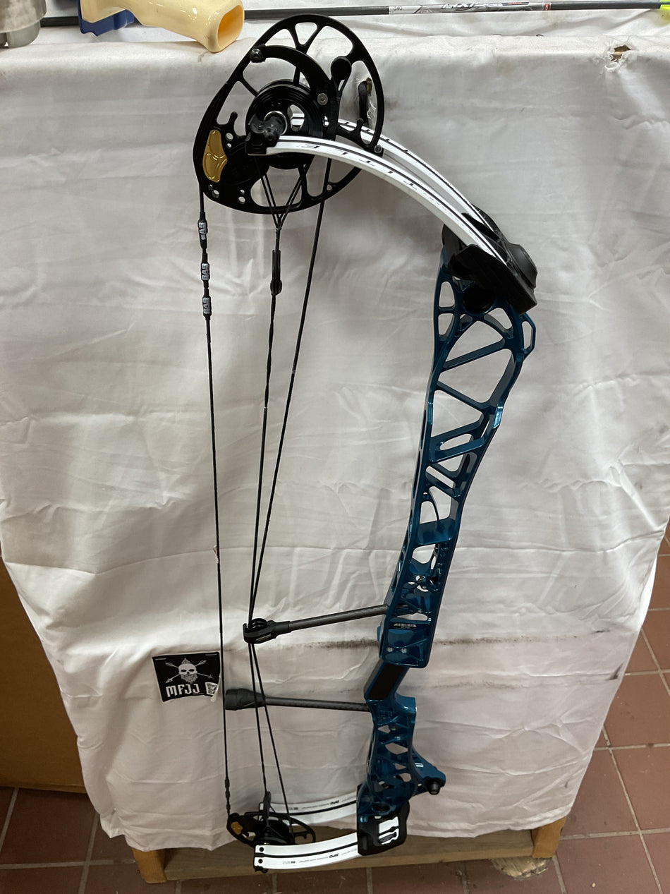 MATHEWS TITLE 38 GEN 2 - RH/Depp Teal/70 - 8 - USED BOW!!!