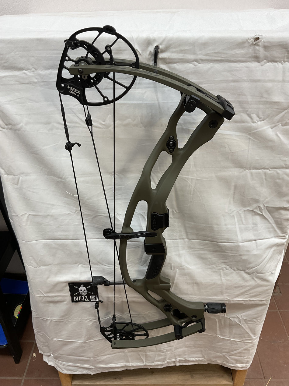 HOYT RX9 - RH/WILDERNESS/70 - #HRX9RHWILD70 - 5 - USED BOW!!!