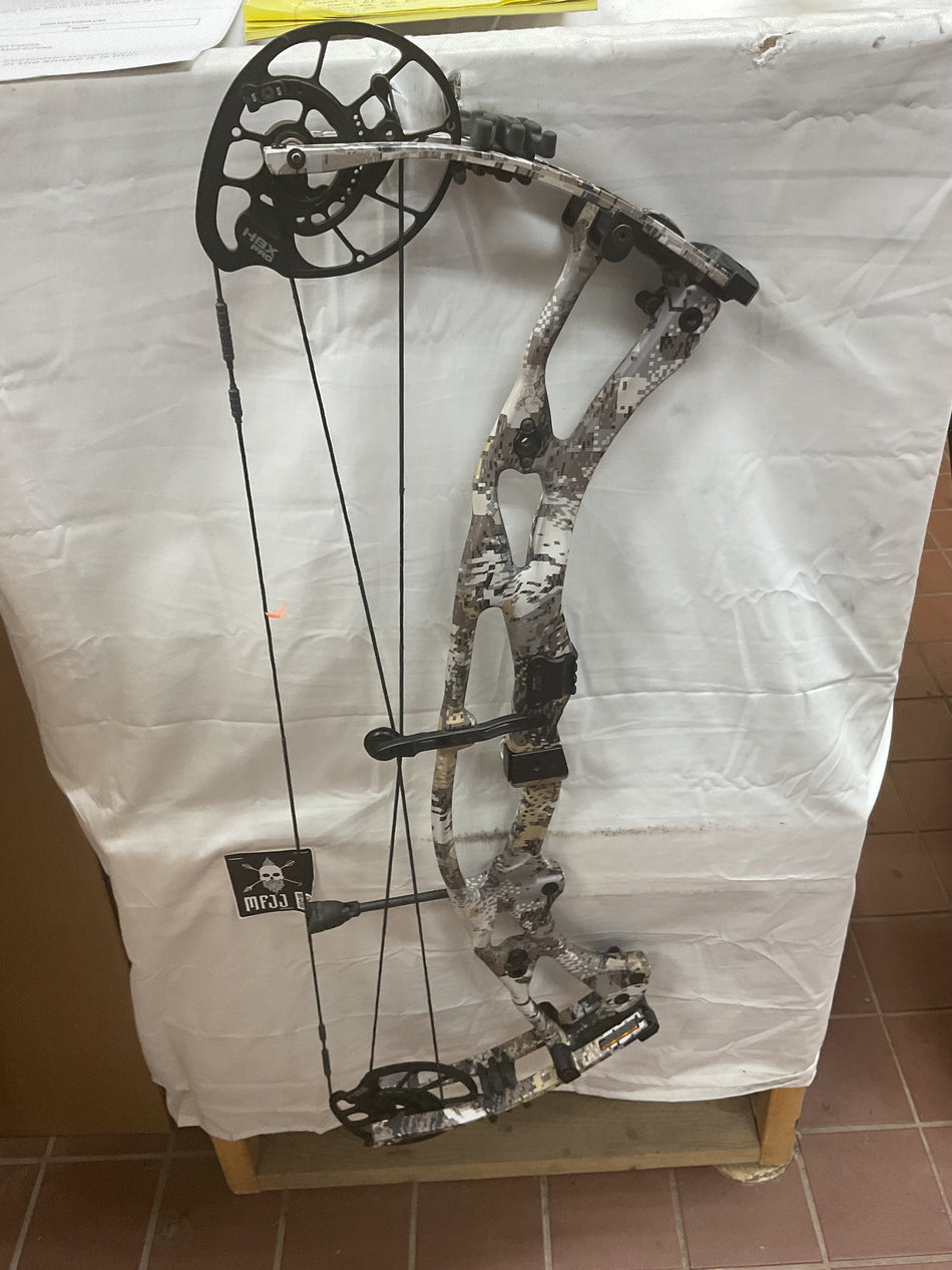 HOYT RX7 ULTRA - RH/Elevated II/70 - HRX7URHE70 - 15 - USED BOW!!!