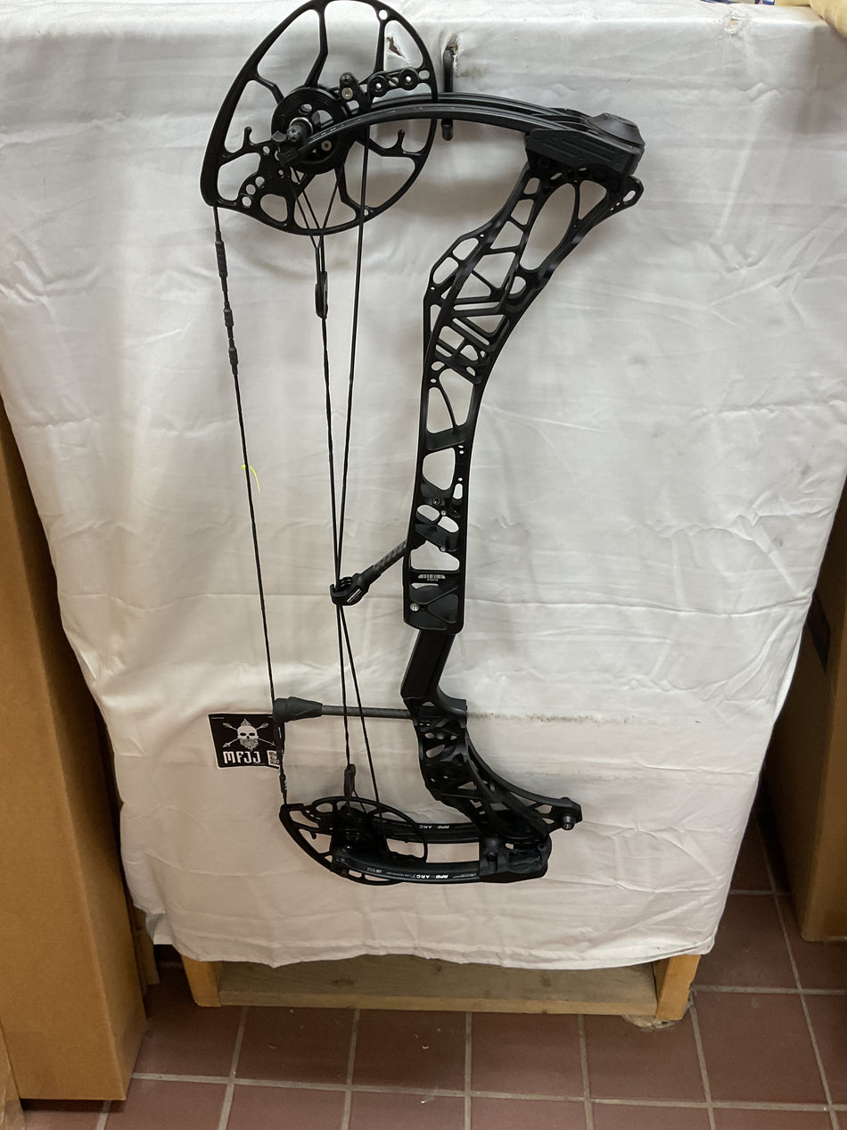 MATHEWS LIFT RS (HEAVY LIMB) - RH/Black/41-80# - MLRSRHB80 - 17 -USED BOW!!!