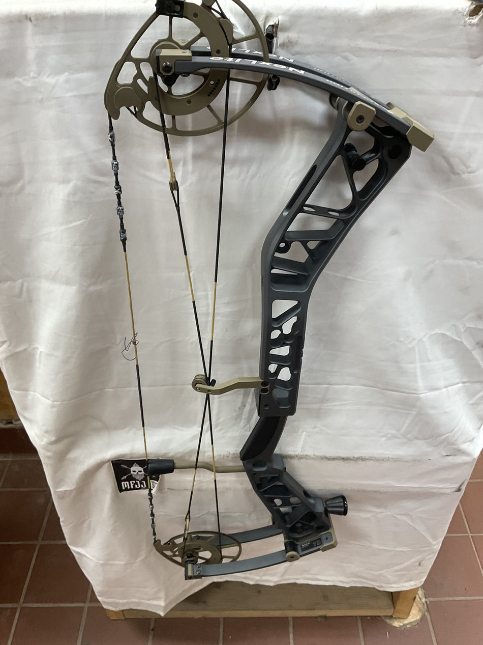 XPEDITION NEXLITE 30 RH/Grey/70# - XXNL30RHG70# - 3- USED BOW!!!!