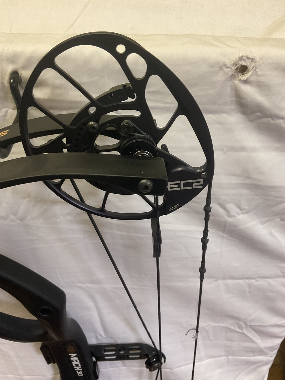 PSE MACH 30 DS - RH/BLACK/70 - RHPM30DS70 - 4 - USED BOW!!! (Copy)