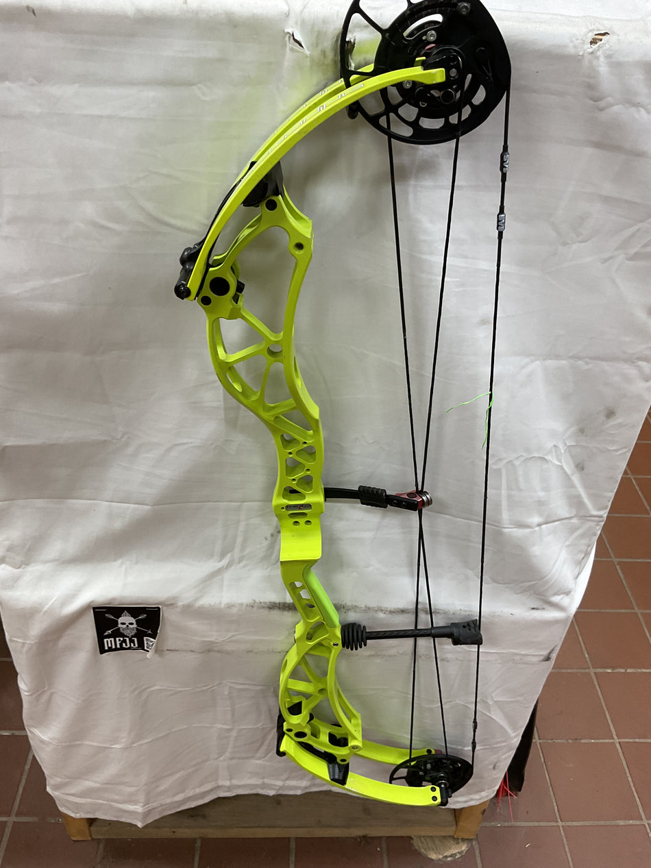 Bowtech Reckoning/FLO-YELLOW/RH-BTRRHFY60-PodiumOutlet-67