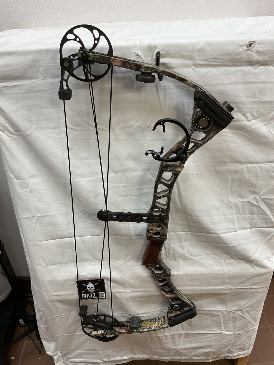 MATHEWS SWITCHBACK XT  - RH/HARDWOODS/60-70# - #MSBRRTH2970 - 5 - USED BOW!!!!