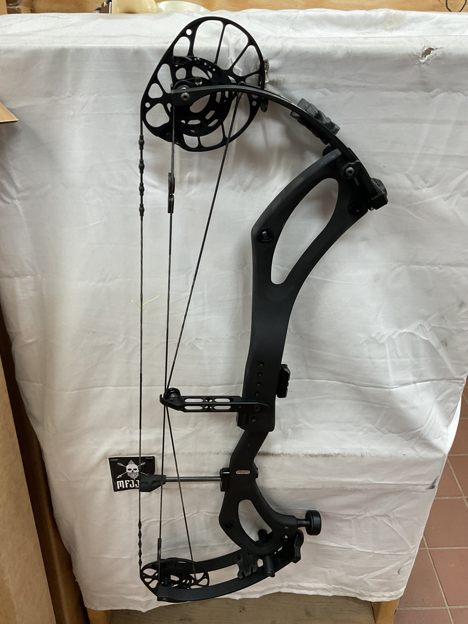 PSE MACH 33 FDS - RH/Black/60 - #PM33FDSRHB60 - 7 - USED BOW!!!