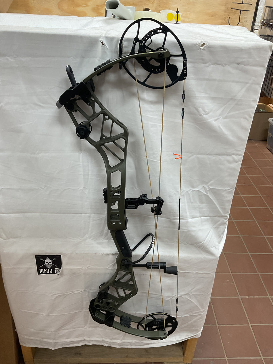 BEAR PERSIST 33 LH/OD Green/70# - #BEP33LHODG70- 3 - USED BOW!!!!