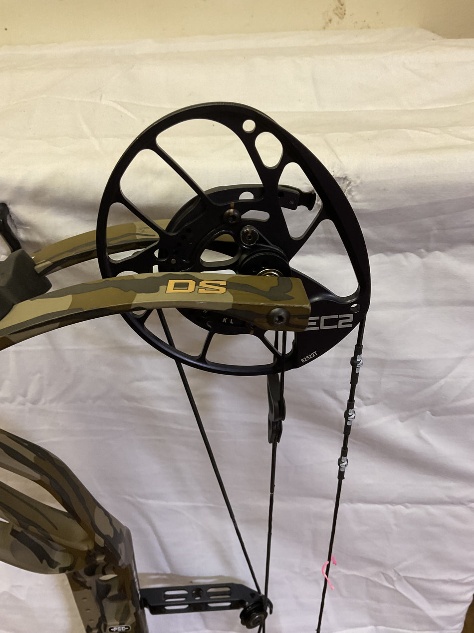 PSE EVOLVE - RH/BOTTOMLAND/70 - #PSEEVBTM70-4 - USED BOW!!!