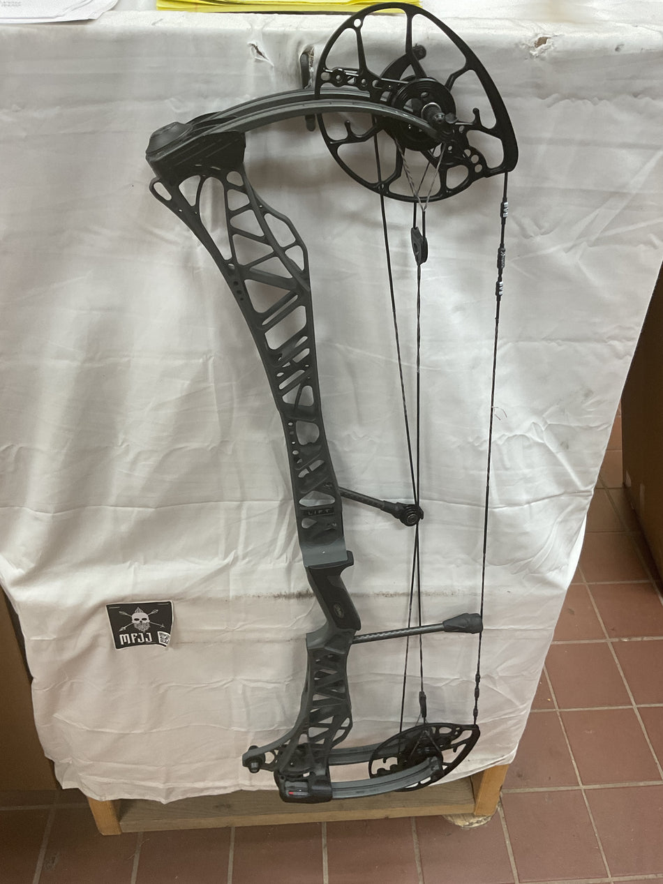 MATHEWS LIFT X 33  - RH/SHALE/55-80# - #ML3X3RHS5580 - 59 - USED BOW!!