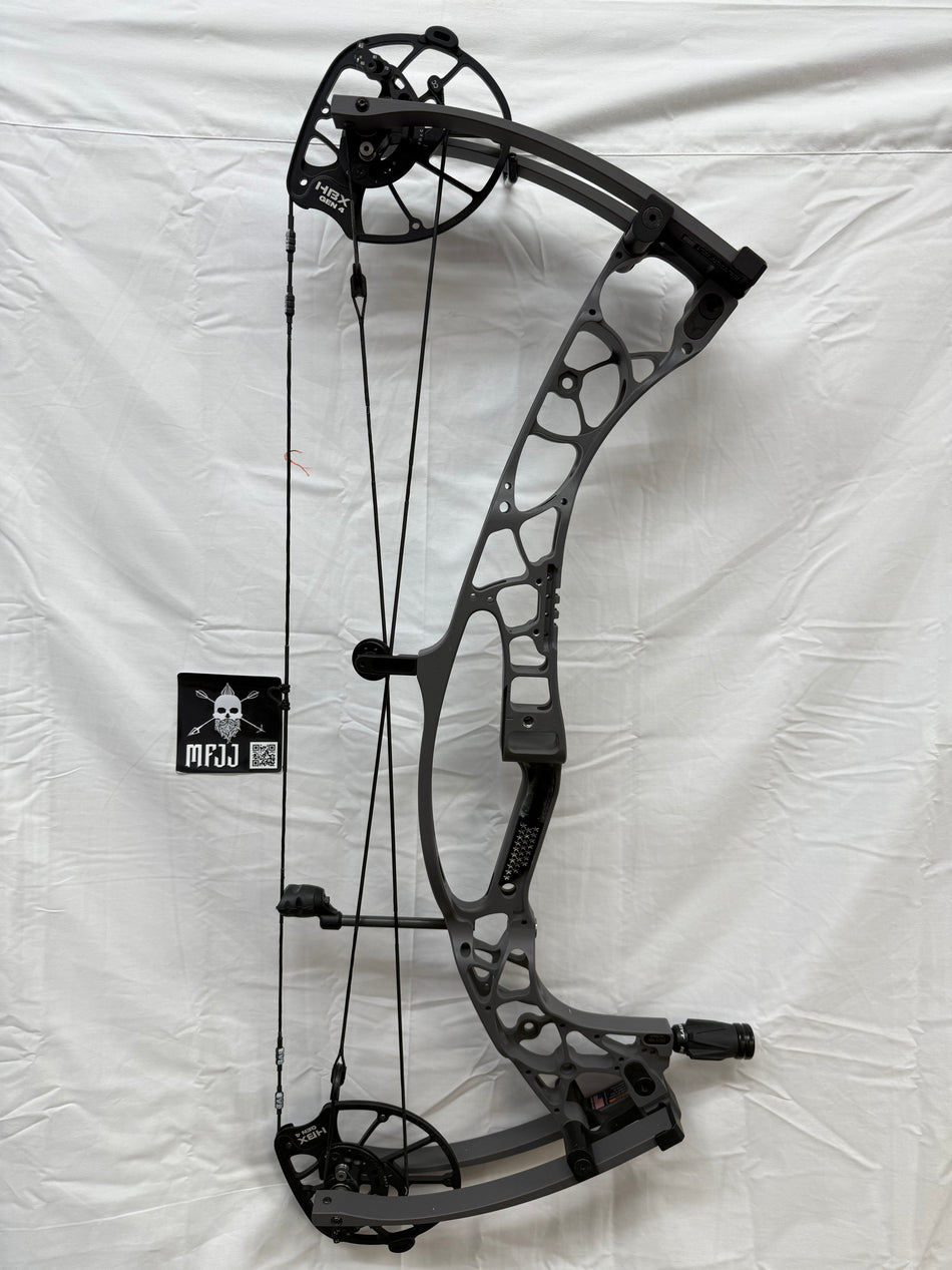 HOYT AX 29 - RH/TOMBSTONE/60-70# - HAX29RHT70 - 2 - USED BOW!!!