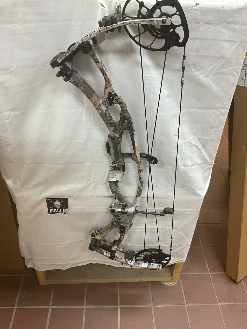 HOYT RX7 ULTRA - RH/Elevated II/70 - HRX7URHE70 - 15 - USED BOW!!!