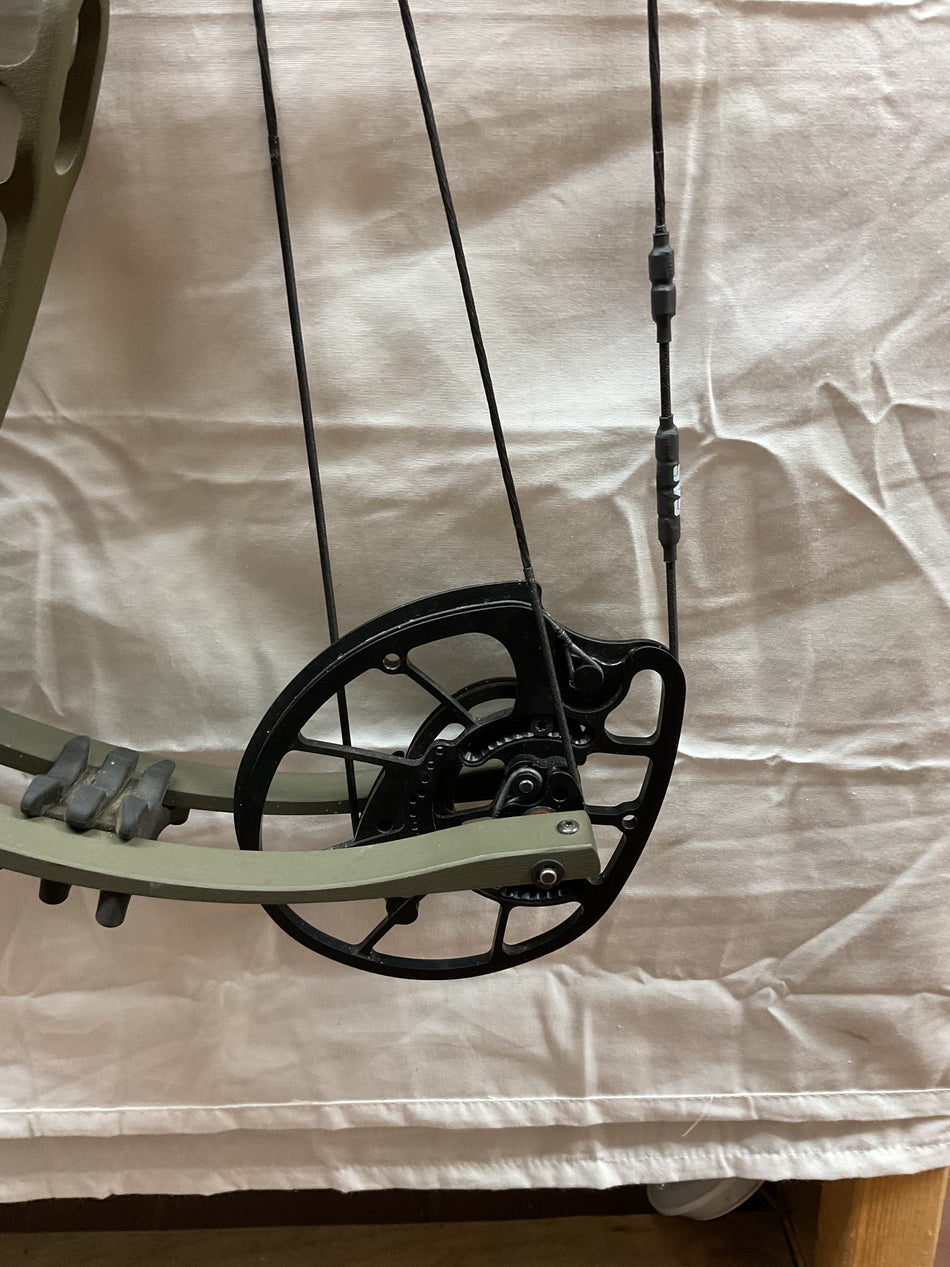HOYT VENTUM PRO 30 - RH/WILDERNESS/70 - HVP30RHWILD70-2 - USED BOW