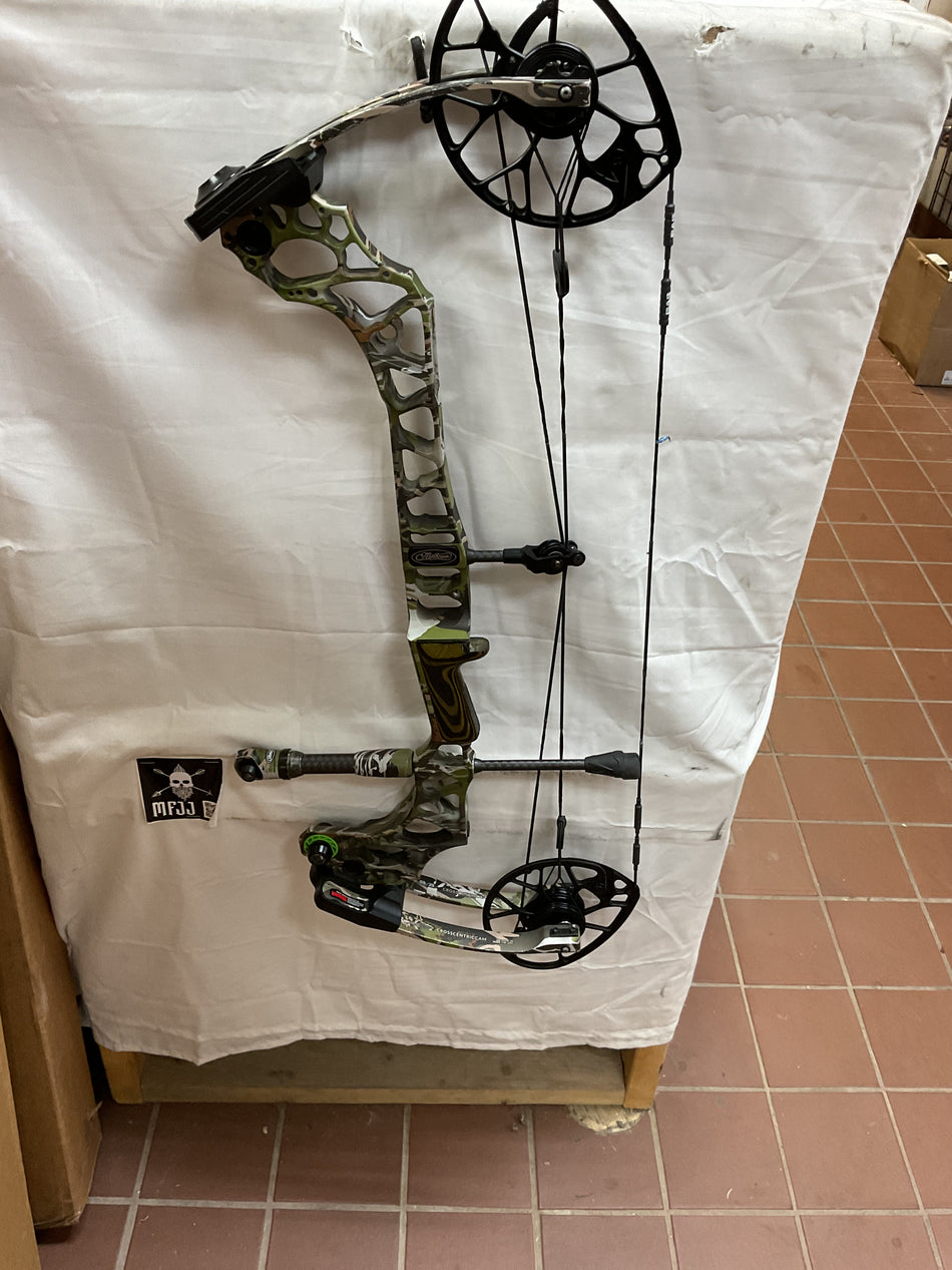 MATHEWS TRIAX - RH/Under Armour/60# - MTRHUA60- 14- USED BOW!!!