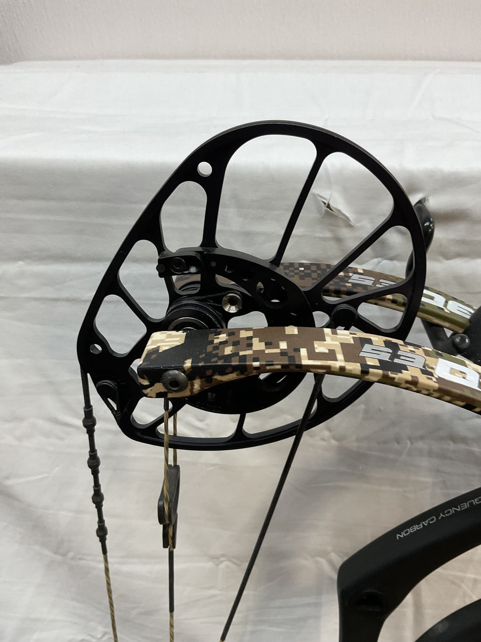 PSE NOCK 30 ES - RH/BLACK - SITKA SUBALPINE/70 - #PN30BSS70 - 3 - USED BOW!!!