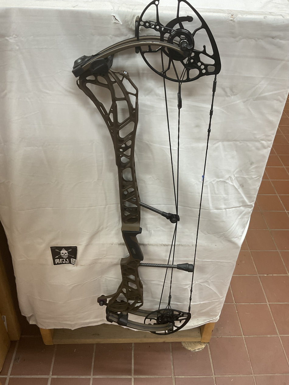 MATHEWS ARC 34 - RH/Kodiak/55-80# - #MA34RHK5580 - 1 - USED BOW!!!