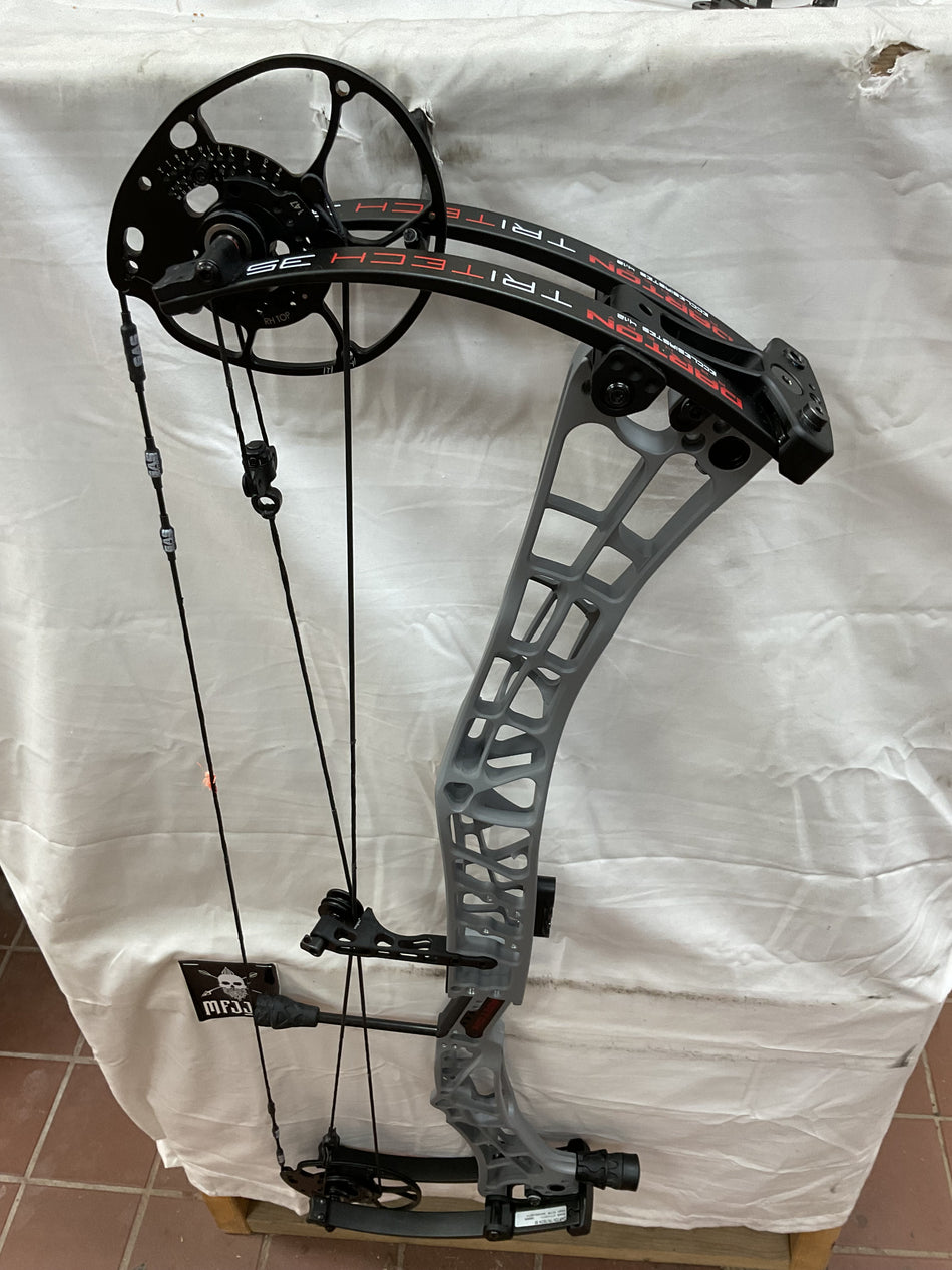 DARTON Tri-Tech 35 - RH/Gray/70 - #DTT35RHG70 - 3 -USED BOW!!!