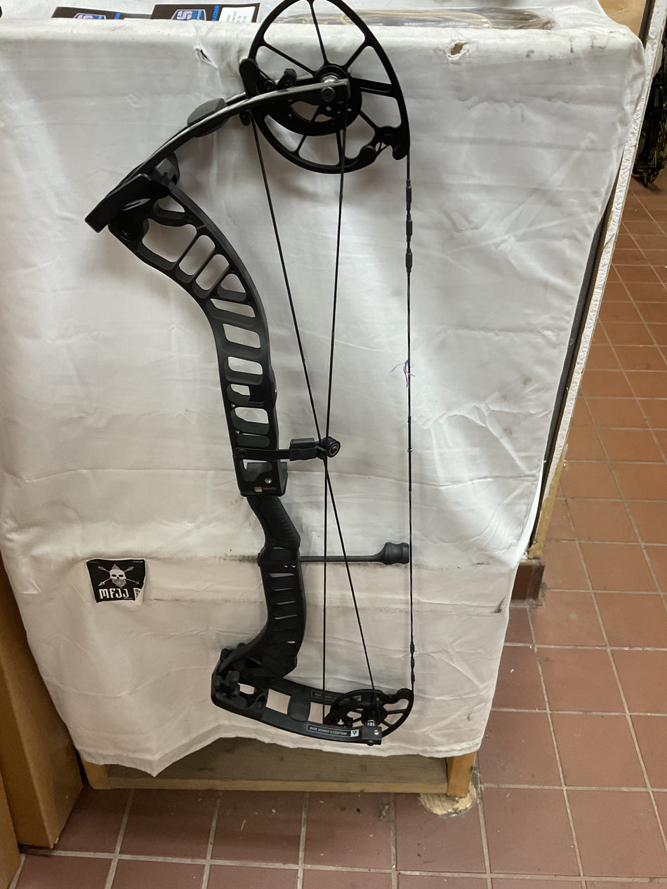 PRIME RONAN LH/Black/70 - PRLHB70-14-LIKE NEW BOW!!!
