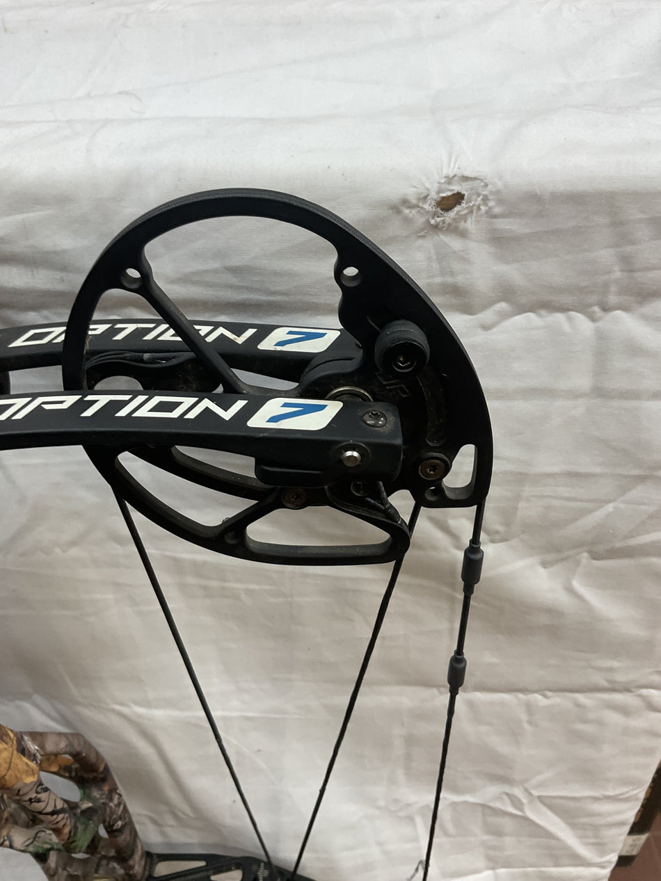 ELITE OPTION 7 - RH/REALTREE XTRA/60 - EO7RX60 - 1 - USED BOW!!!!!!
