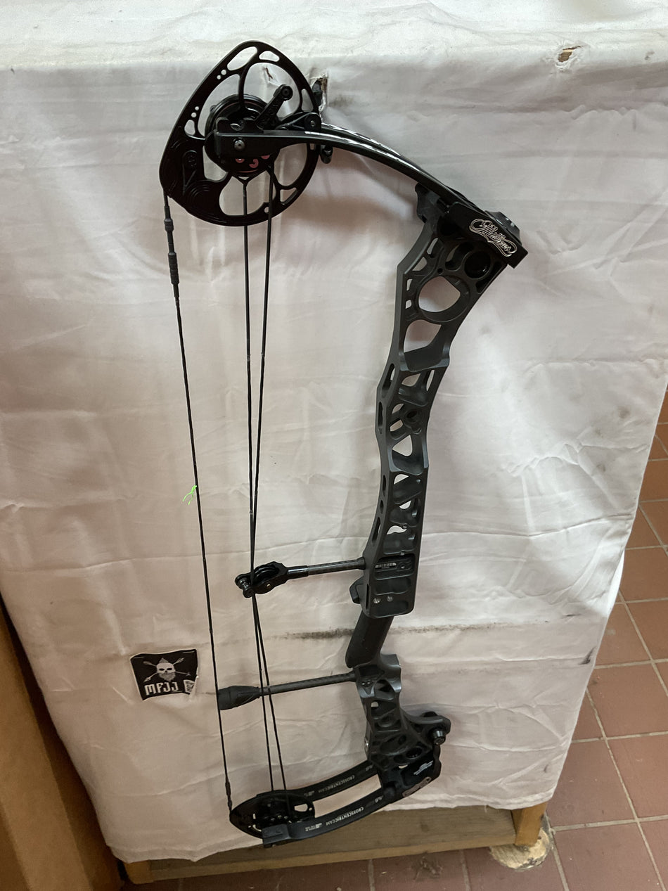 MATHEWS TRX 34 - RH/Stone/5070# - 3 - USED BOW!!!