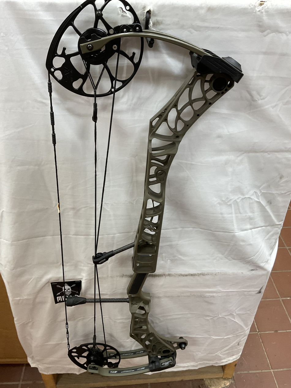 MATHEWS V3X 33 - RH/Ambush Green/60-75# - #MV3X33RHAG75 - 13 - USED BOW!!!