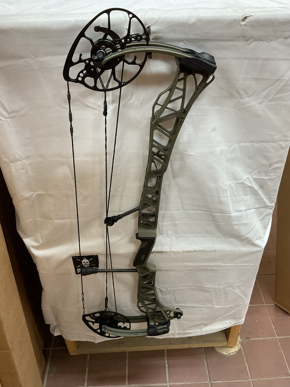 MATHEWS LIFT X 33  - LH/Ambush/55-80# - #ML33LHA5580 - 58 - USED BOW!!!