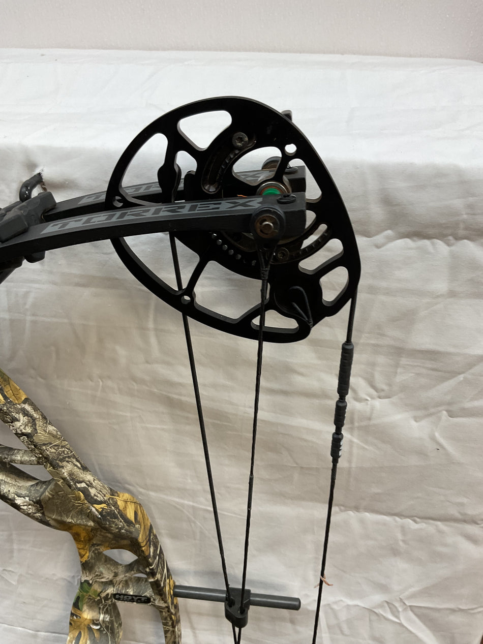 HOYT TORREX - RH/REALTREE EDGE - BLACK/70 - #HTRHBU70 - 3 - USED BOW!!!
