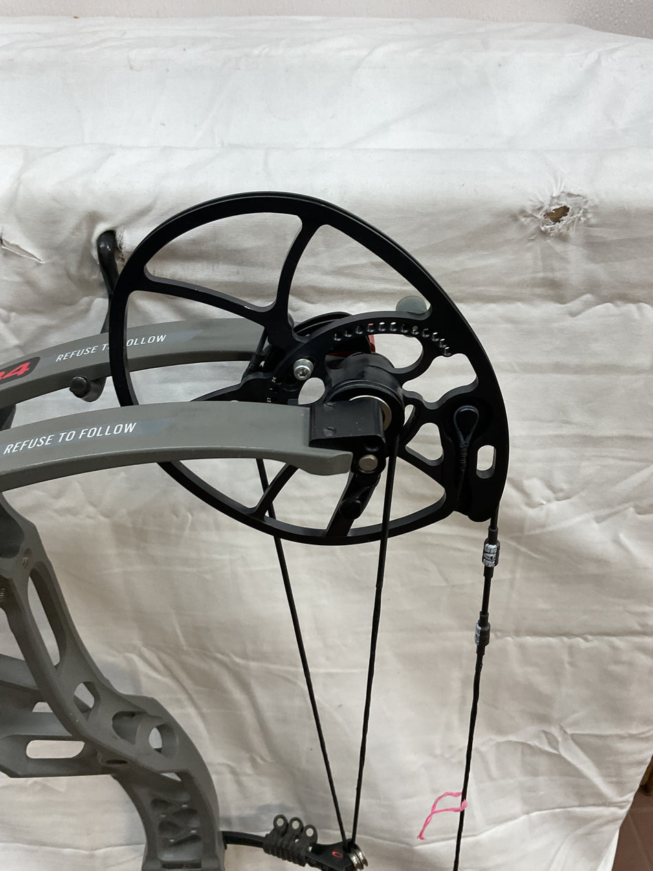 BOWTECH SS34 RH/SMOKE GRAY/70 - BTSS34RHSG70- 4 - USED BOW!!!!!