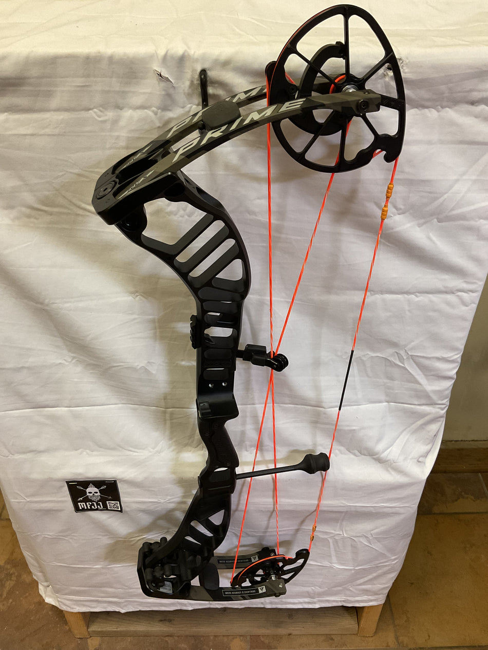 PRIME RVX 32 - RH/BLACK-MOREL SCAR/70 - #PRVX32BMS70-1 - USED BOW!!!