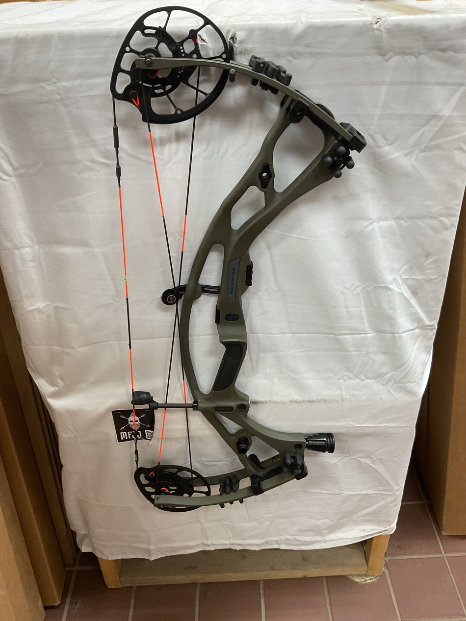 HOYT RX7 - LH/WILDERNESS/70 - HRX7RHW70 - 15 - USED BOW!!!!!