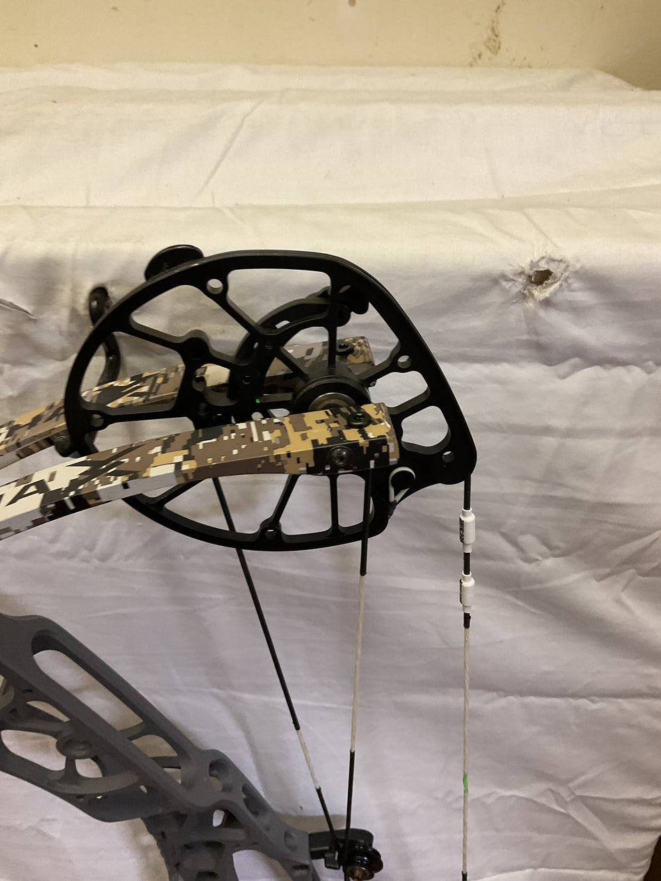HOYT ALPHA X 30 - RH/TOMBSTONE-EVII/70 - HAX30RHTEII70- 8 - USED!!!