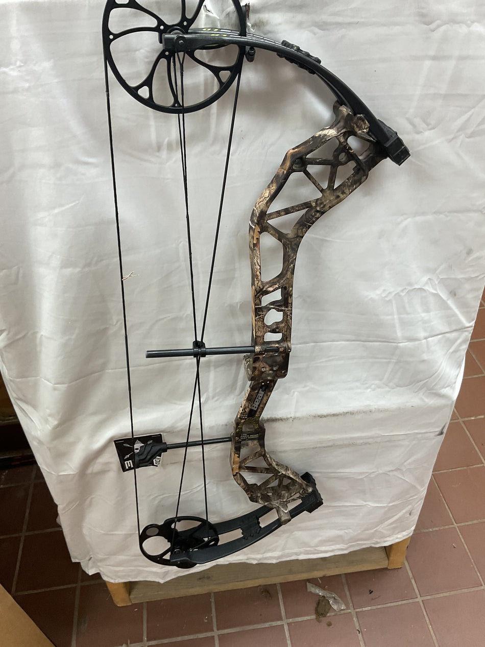 BEAR Resurgence LD RH/Mossy Oak/60# - #BRLDRHMO60- 1- USED BOW!!!
