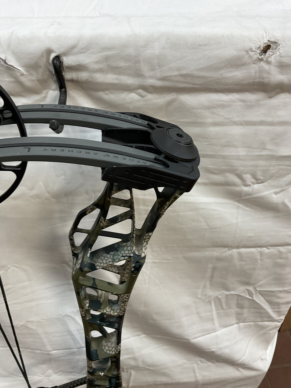 MATHEWS LIFT 33 X - RH/KUIU-SHALE/55-80# - #MLX33RHKS5580- 42 - USED BOW!!