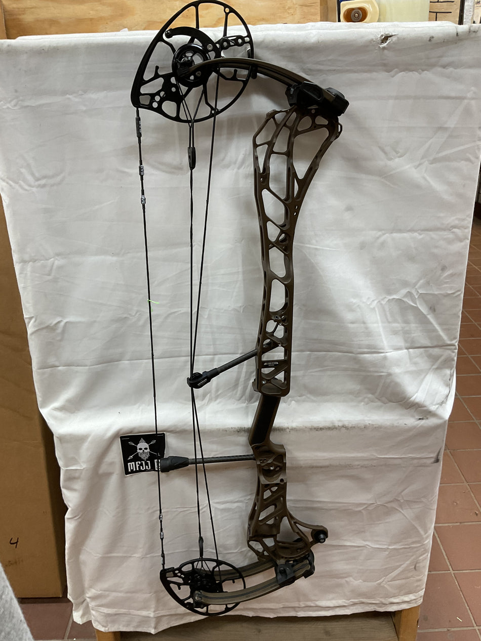 MATHEWS ARC 34 - RH/Kodiak/55-80# - #MA34RHK5580 - 3 - USED BOW!!!