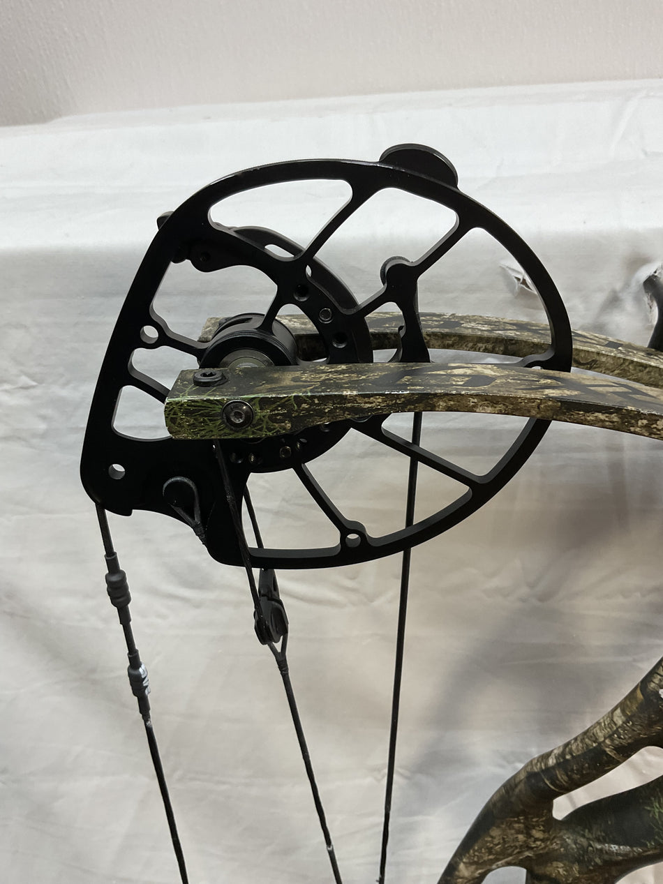 HOYT RX9 - RH/REALTREE APX/70 - #HRX9RTAPX70-3 - USED BOW!!!
