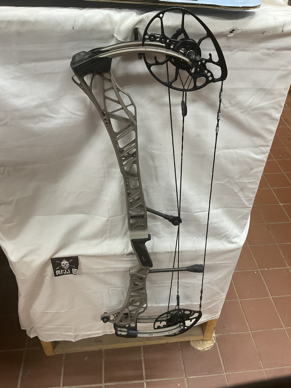 MATHEWS LIFT 33  - RH/Granite/55-80# - #ML33RHG5580 - 60 - USED BOW!!!